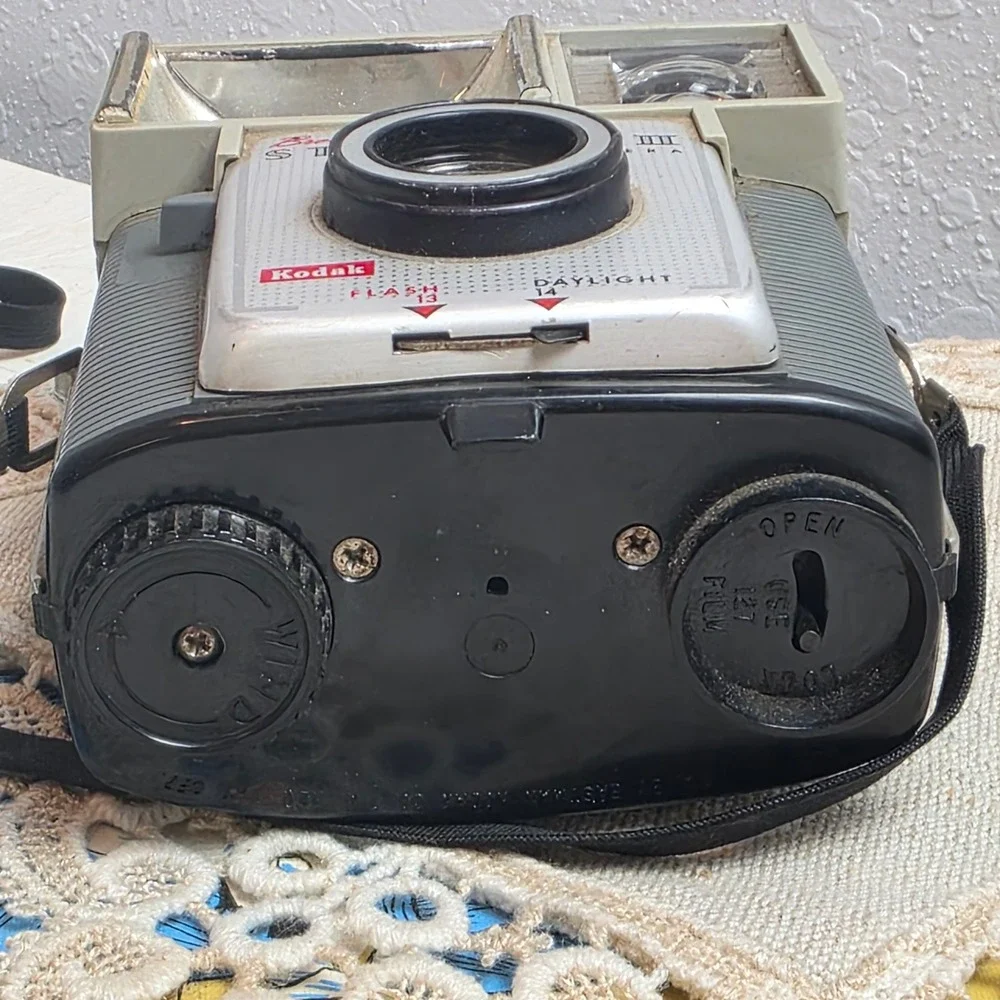 Vintage 1960s Kodak Brownie Starmite III‎ 127 Film Camera Grey Mid Century USA